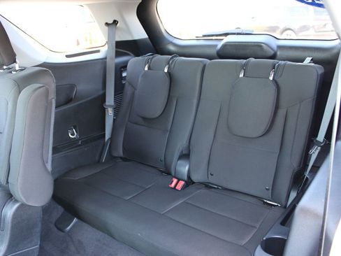 Used 2023 Ford Explorer XLT AWD/4WD image 27