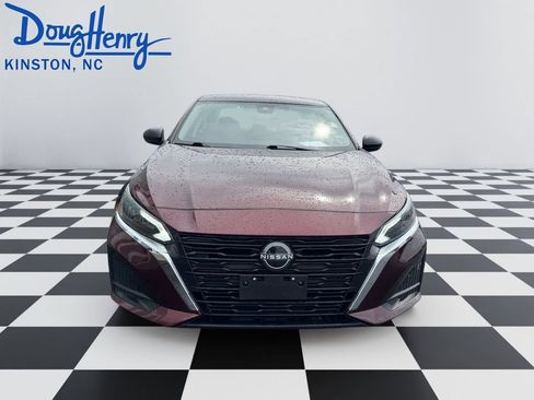 Used 2024 Nissan Altima 2.5 SV FWD image 8