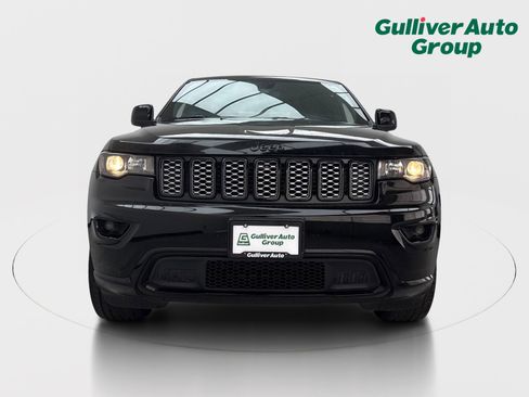 Used 2022 Jeep Grand Cherokee Laredo X RWD image 14