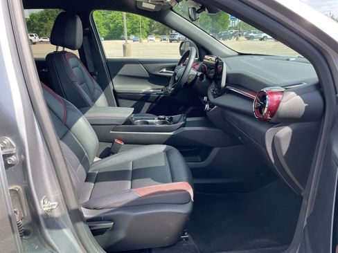 Used 2025 Chevrolet Equinox RS image 29