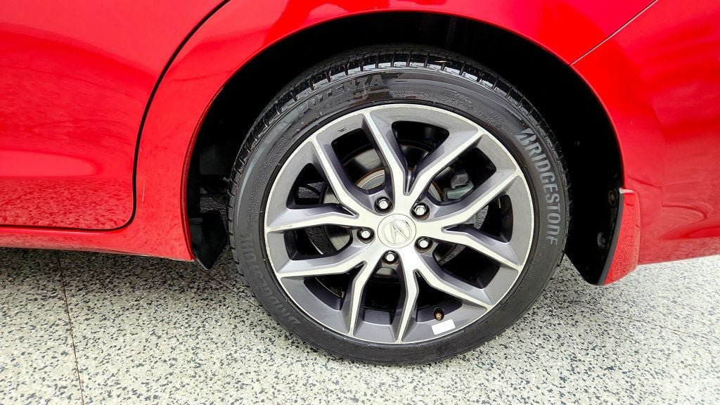 Used 2019 Acura ILX w/ Technology Package FWD image 9