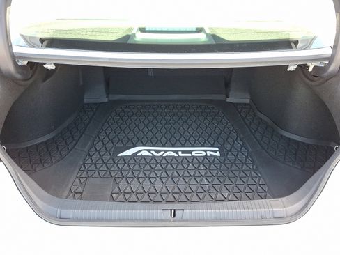 Certified 2020 Toyota Avalon Limited image 30