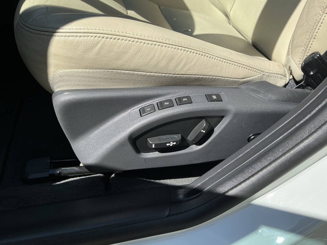 Used 2016 Volvo S60 T5 Premier w/ Convenience Package FWD image 22