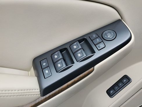 Used 2018 GMC Yukon Denali w/ Open Road Package image 29