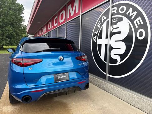 Used 2023 Alfa Romeo Stelvio Veloce AWD/4WD image 12