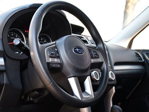 Used 2017 Subaru Forester 2.5i w/ Alloy Wheel Package image 9