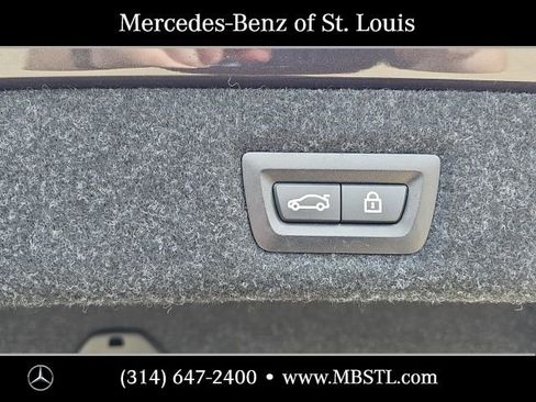 Used 2021 BMW 530i xDrive w/ Premium Package image 8