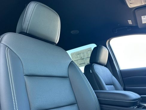 New 2026 Chevrolet Traverse LT w/ Enhanced Driving Package FWD image 18