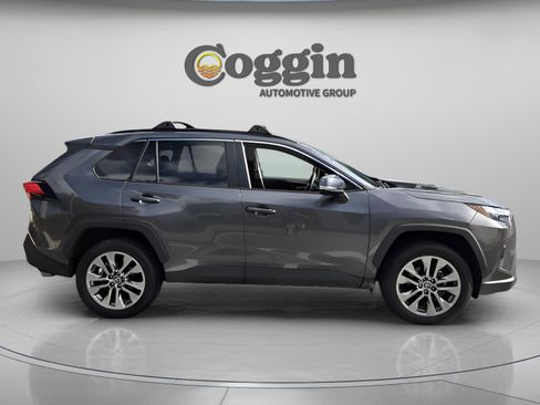 Used 2024 Toyota RAV4 XLE Premium image 4