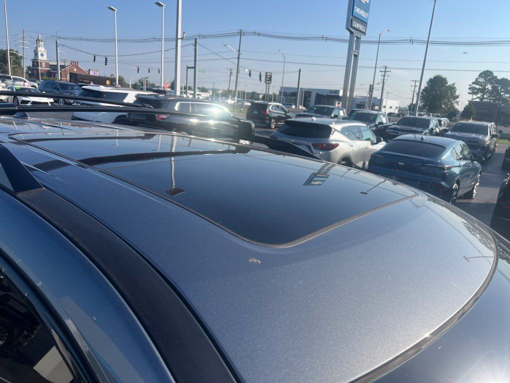 Used 2025 Nissan Pathfinder SV w/ SV Premium Package FWD image 21