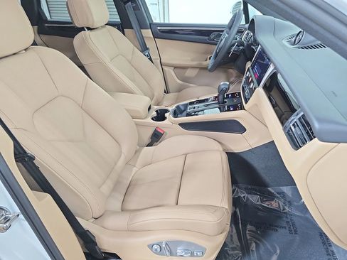 New 2026 Porsche Macan image 27