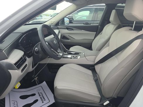 Used 2026 INFINITI QX60 Luxe w/ Cargo Package FWD image 4
