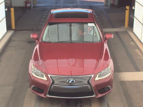 Used 2014 Lexus LS 460 w/ Comfort Package image 2