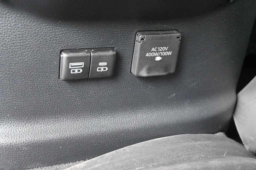 Used 2023 Toyota Tundra Limited w/ Power Package RWD image 20
