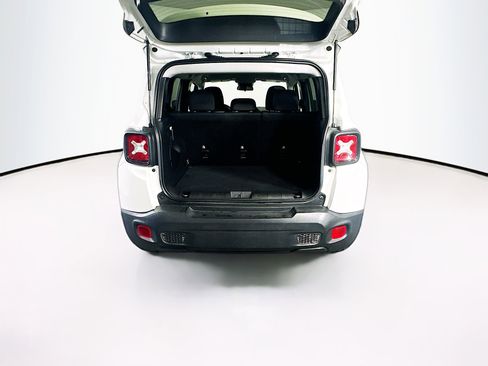 Used 2020 Jeep Renegade Latitude image 28