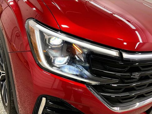 Used 2024 Volkswagen Atlas SEL Premium R-Line image 31