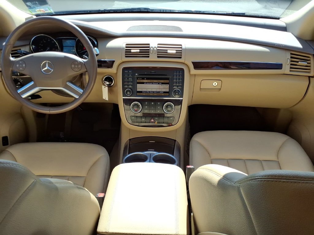 Used 2010 Mercedes-Benz R 350 4MATIC image 18