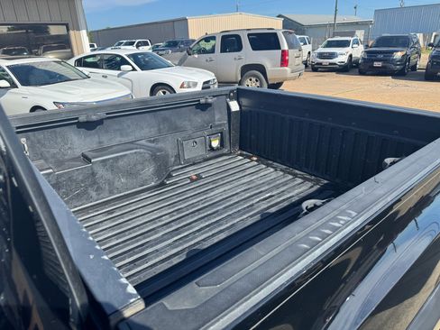 Used 2018 Toyota Tacoma TRD Off-Road w/ Technology Package image 11