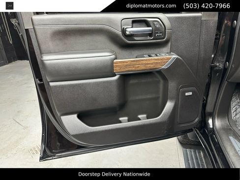 Used 2022 Chevrolet Silverado 2500 High Country w/ Z71 Off-Road Package image 22
