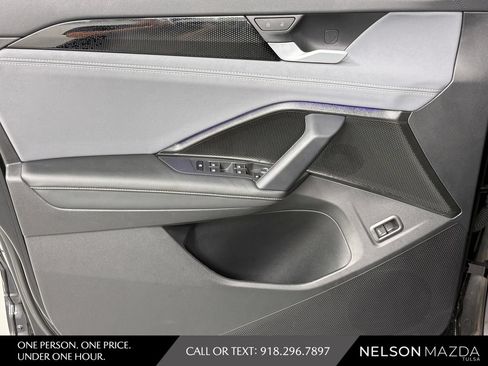 Used 2025 Volkswagen Tiguan SE R-Line AWD/4WD image 19
