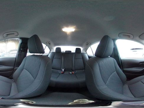 Used 2025 Toyota Corolla LE image 42