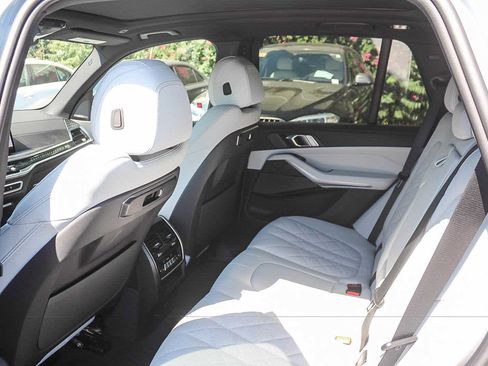 Used 2025 BMW X5 sDrive40i w/ M Sport Package RWD image 17