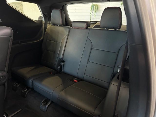 Certified 2025 Chevrolet Traverse Z71 w/ Driver Confidence Package AWD/4WD image 15