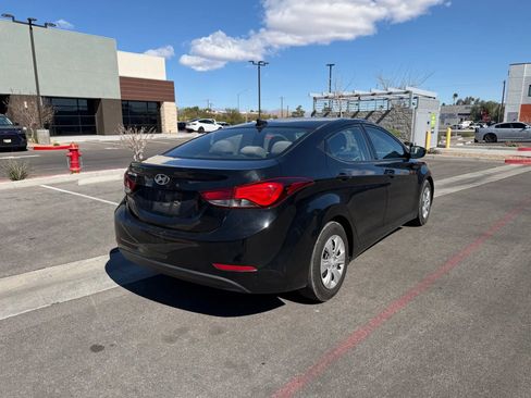 Used 2016 Hyundai Elantra SE image 5