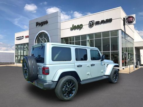 Used 2023 Jeep Wrangler Unlimited Sahara w/ Cold Weather Group AWD/4WD image 3
