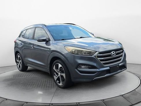 Used 2016 Hyundai Tucson Limited w/ Option Group 03 FWD image 7