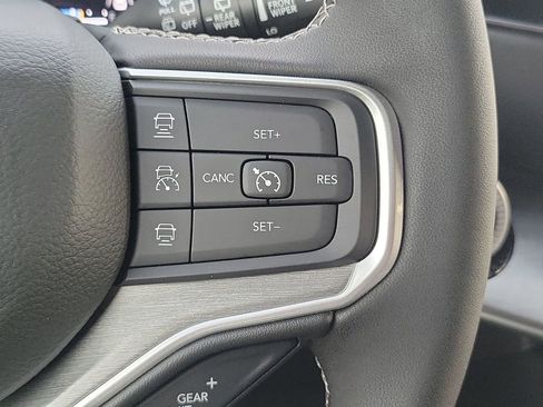 New 2025 Jeep Wagoneer 2WD w/ Convenience Group I image 36