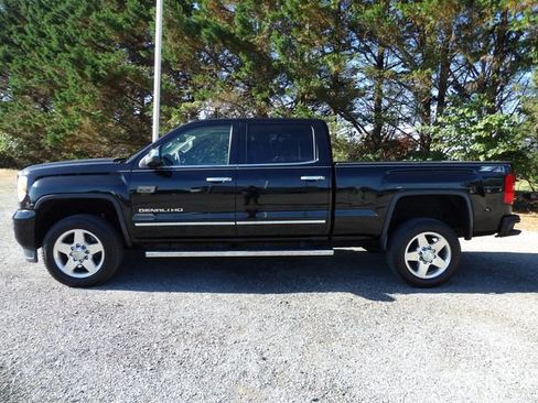 Used 2015 GMC Sierra 2500 Denali AWD/4WD image 2