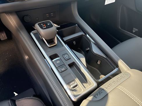 New 2026 Nissan Pathfinder SL FWD image 13