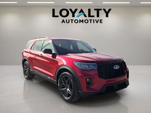 Used 2025 Ford Explorer ST image 7