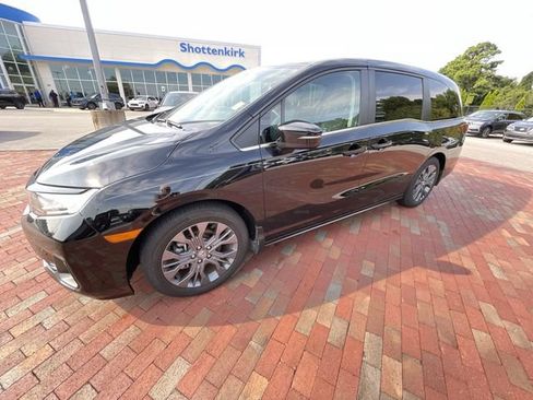 Used 2025 Honda Odyssey Touring image 23