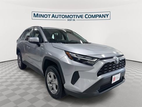 Used 2025 Toyota RAV4 XLE AWD/4WD image 1