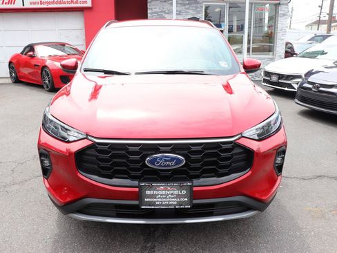 Used 2025 Ford Escape ST-Line Select AWD/4WD image 8