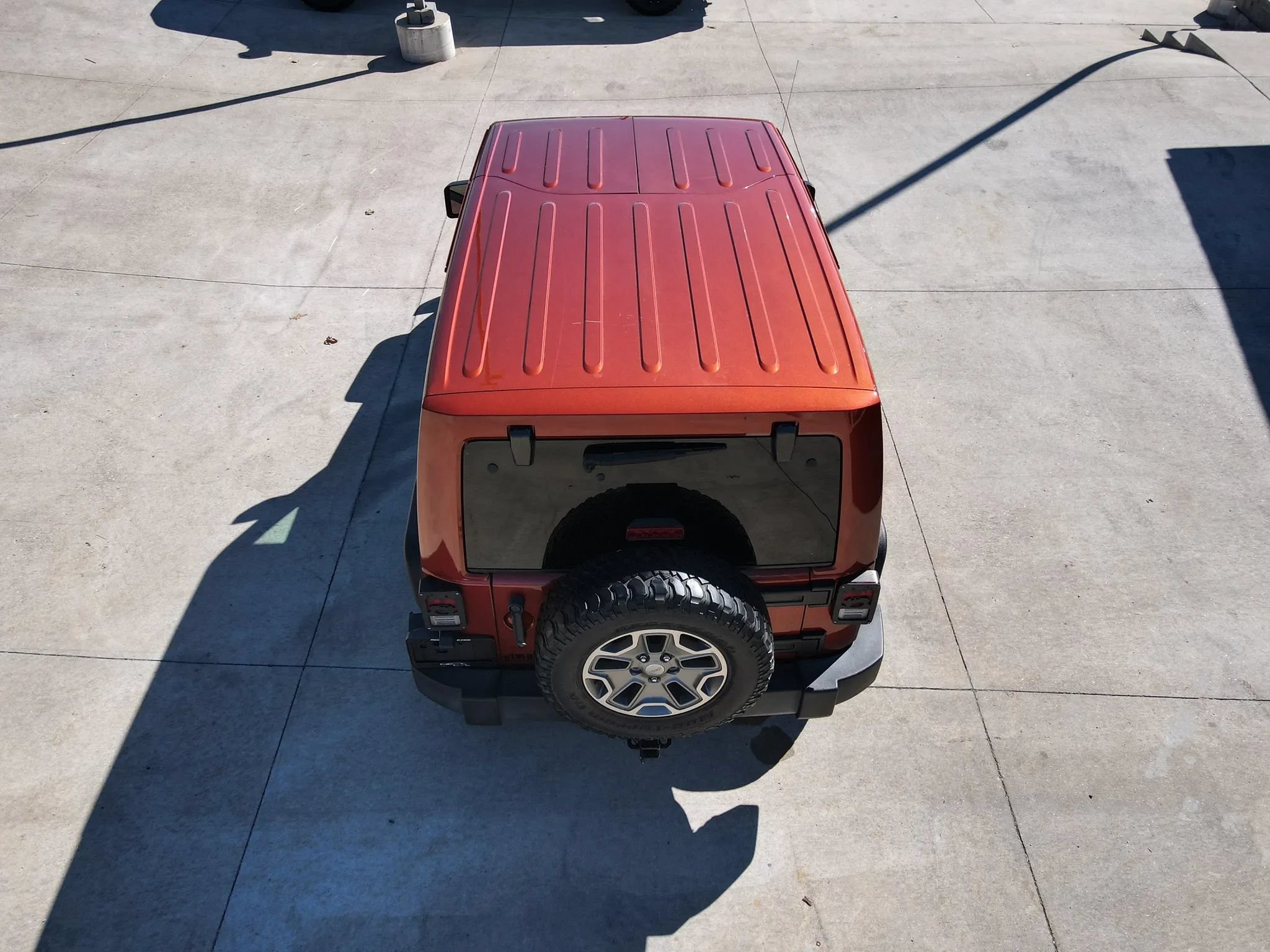 Used 2014 Jeep Wrangler Unlimited Sahara w/ Connectivity Group AWD/4WD image 53