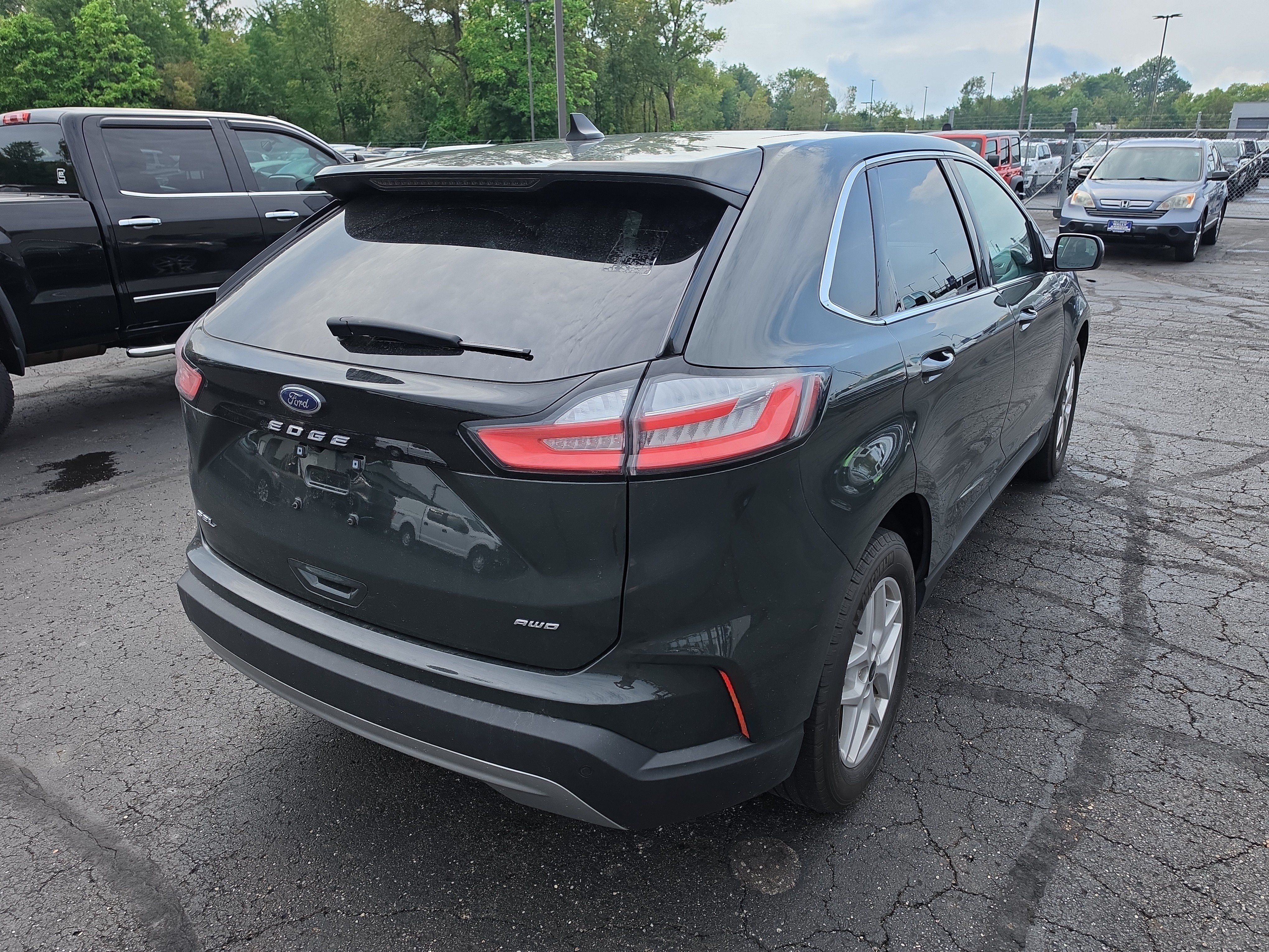 Used 2023 Ford Edge SEL w/ Convenience Package AWD/4WD image 3