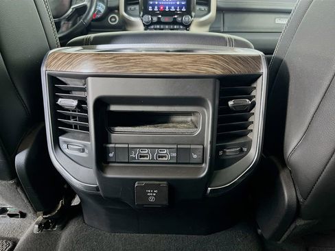 Used 2019 RAM 1500 Laramie AWD/4WD image 33