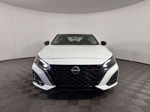 New 2025 Nissan Altima 2.5 SR image 2