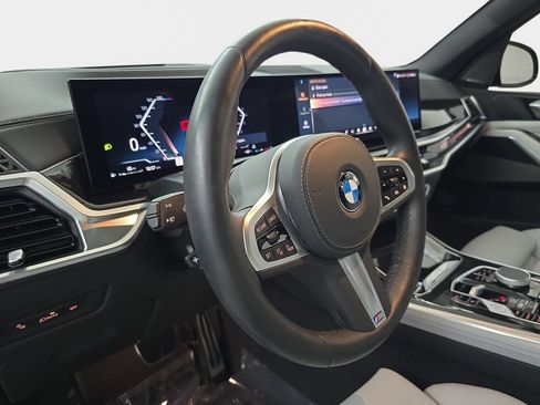 Used 2025 BMW X5 xDrive40i w/ M Sport Package AWD/4WD image 19