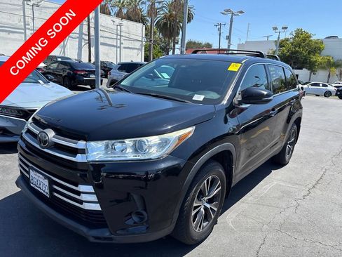 Used 2019 Toyota Highlander LE w/ Carpet Mat Package (TMS) FWD image 8