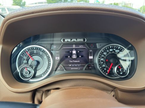 Used 2021 RAM 1500 Laramie AWD/4WD image 31