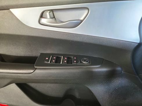 Used 2022 Kia Forte LXS FWD image 17