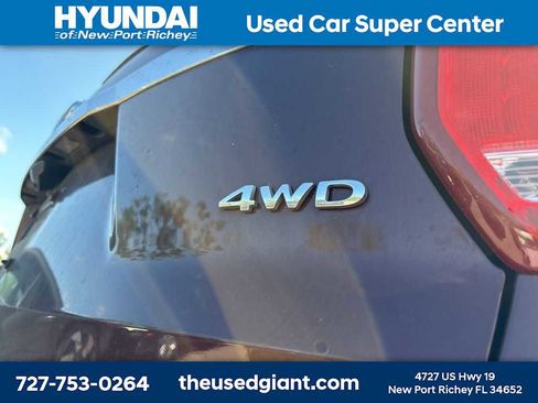 Used 2019 Ford Explorer Limited w/ Class II Trailer Tow Package FWD image 6