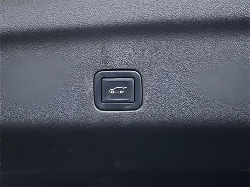 Used 2022 Chevrolet Tahoe LT w/ LT Signature Plus Package image 20