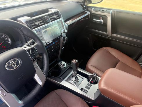 Used 2023 Toyota 4Runner Limited AWD/4WD image 17