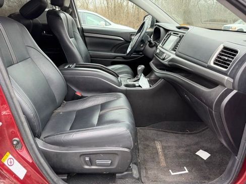 Used 2017 Toyota Highlander SE image 5