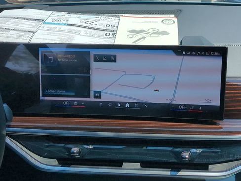 Used 2026 BMW X5 xDrive50e image 17